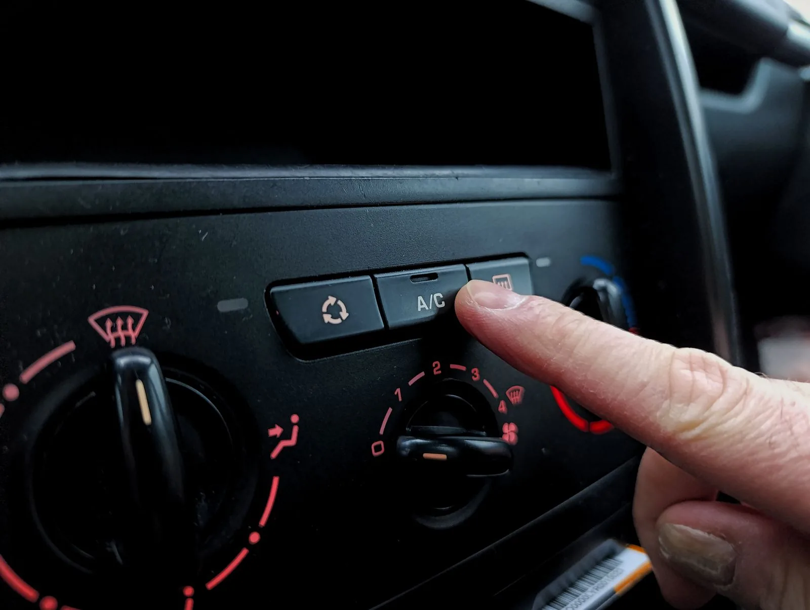 Vehicle air conditioning controls